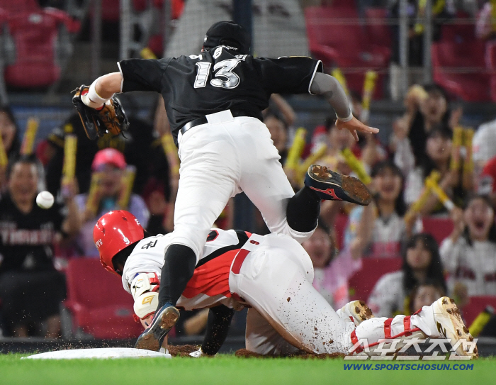  Yoon Do-hyun hit a two-run triple, but it was a dizzying moment