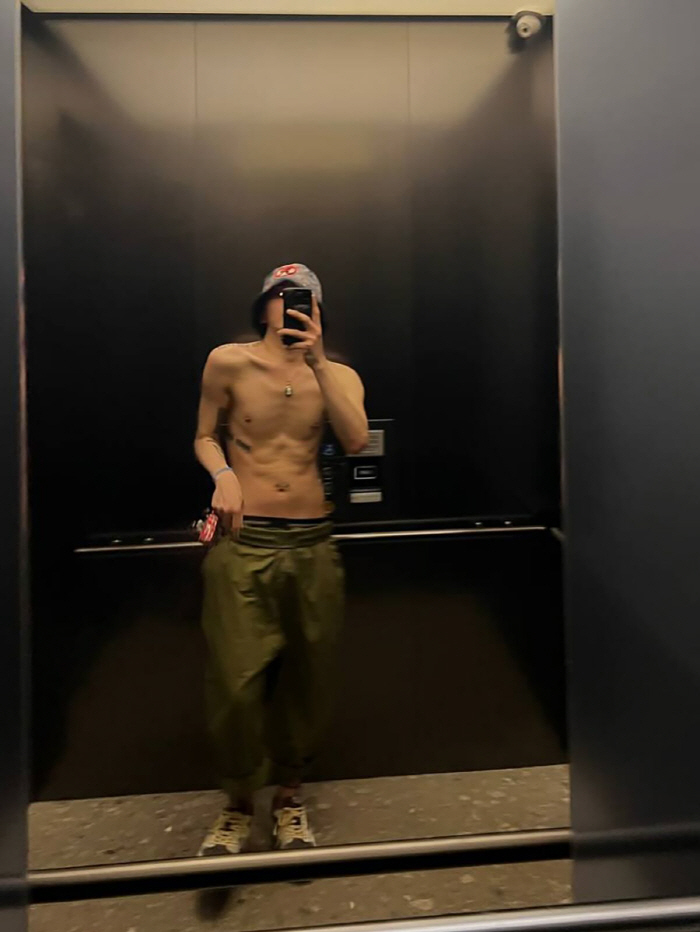 G-Dragon brags about his solid abs after getting a hot coat, and while 37-year-old can't believe it, his visuals are a bonus