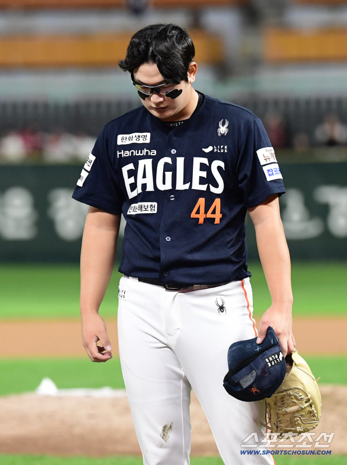 Hanwha Woollin Tong-in's home run was almost expected to swing with his eyes closed, but why did Kim Seo-hyun throw a fastball in the middle