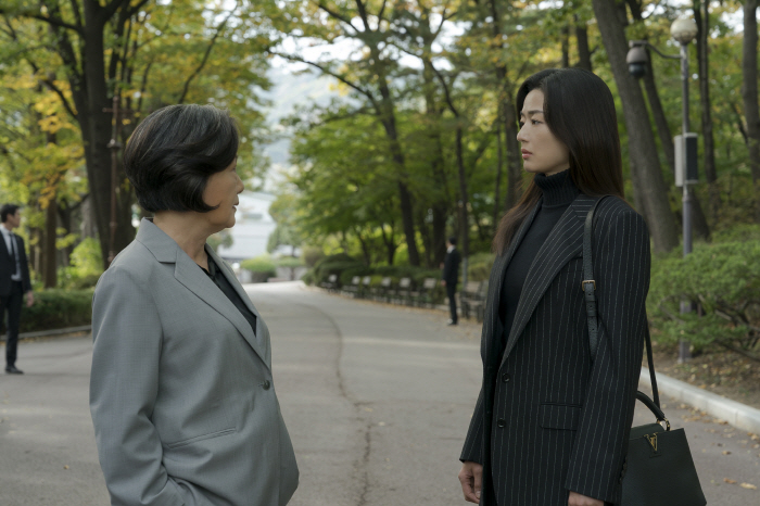 Jeon Ji-hyun, who boasted the best scale ever, and Kang Dong-won's Bukkeukseong, the epic ending