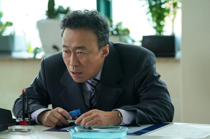 Lee Seongmin, I can't help it→ Even the boss..A true theater artist