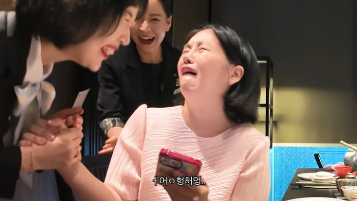 Lee Yong-sik and Lee Soo-min's family are worried that they will starve themselves to tears due to the disappearance of their daughter's milk powder