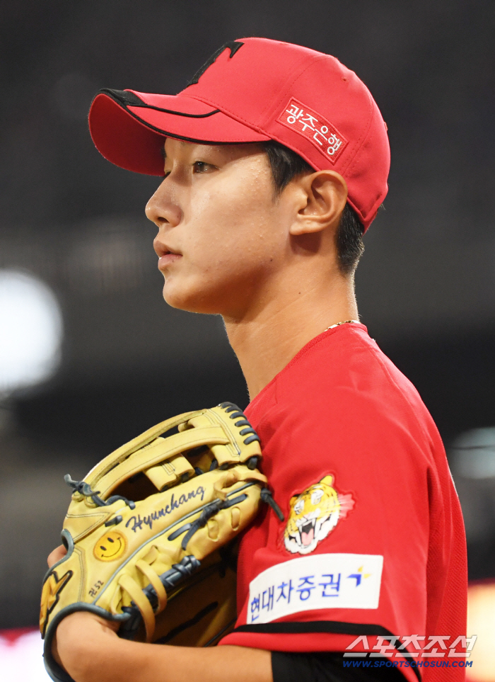 Manager Lee Bum-ho is better than players who have played in the first division for a few years in rave 19-year-old rookie shortstop 