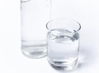 More than 25 Russians who drank fake alcohol die...1,300 liters of methanol seized