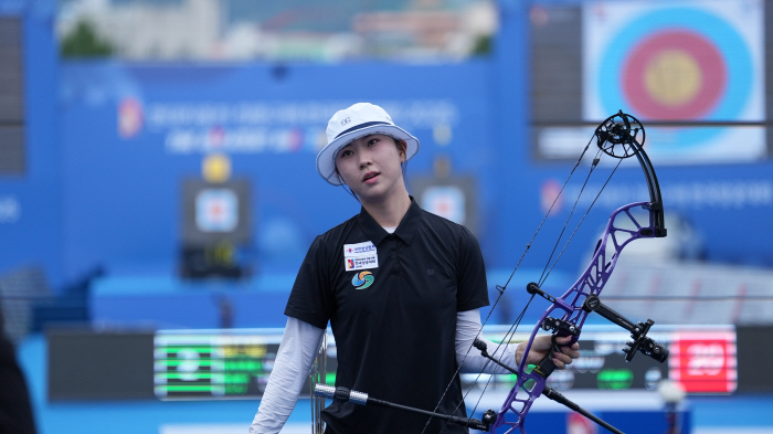  I think the archery player did a good job