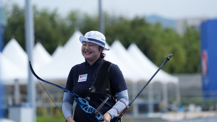  I think I shot the archery Kwak Yeji well!