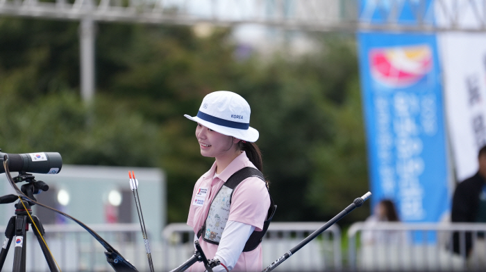  I think Kim Jieun shot the archery well