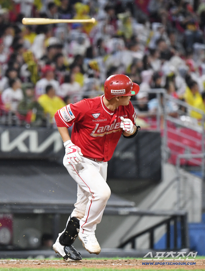  Lee Yul, two-run shot, bang!