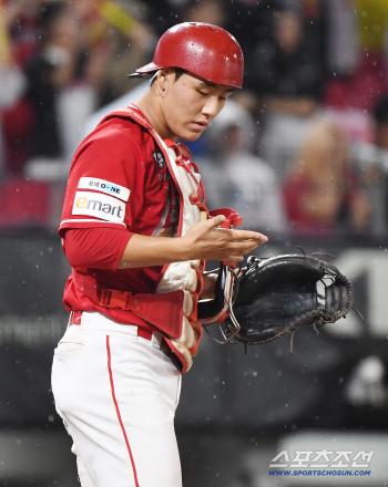  Lee Yul-ye, who made a mistake with a watery ball and a check ball