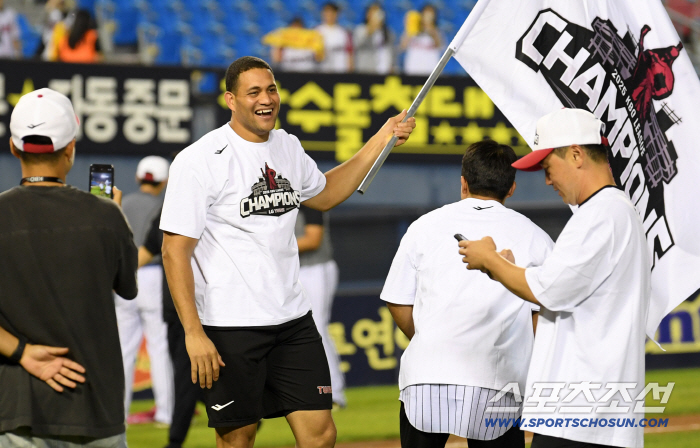  LG Chirinos Champion