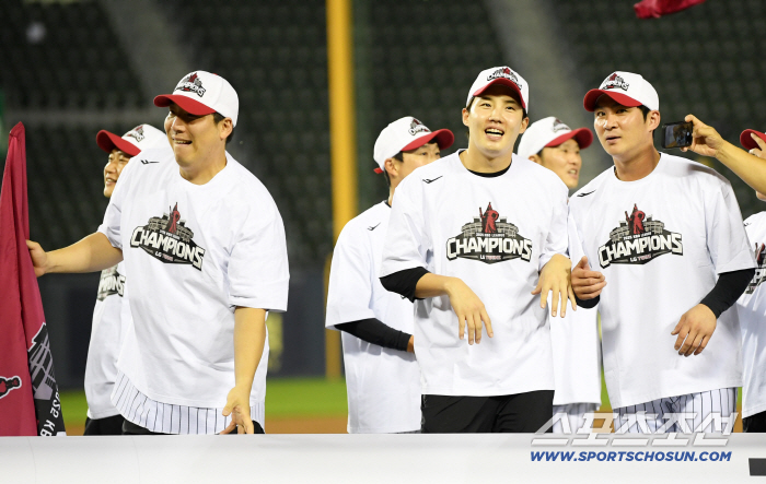  LG Kim Hyun-soo Lim Chan-kyu Oh Ji-hwan Champion