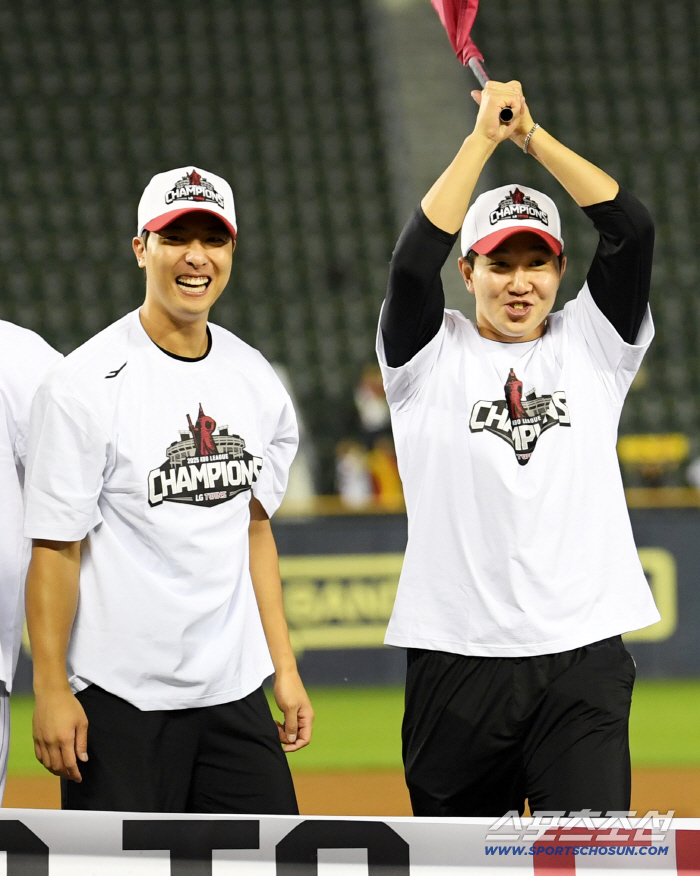  LG Lee Jung-yong and Yoo Young-chan won a dramatic victory
