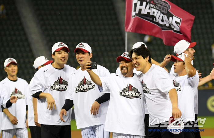  LG Lim Chan-gyu, Oh Ji-hwan, Park Dong-won, we are the champions
