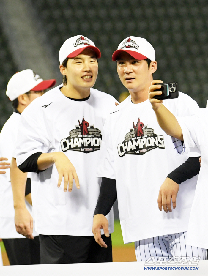  LG Lim Chan Kyu and Oh Ji Hwan's happy moment