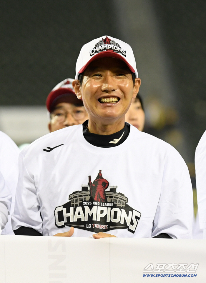  LG's winning coach Yeom Kyung-yeop