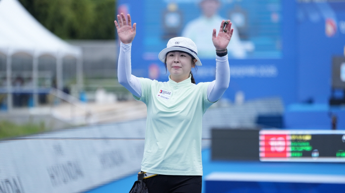  Please support Oh Yoohyun in the archery!