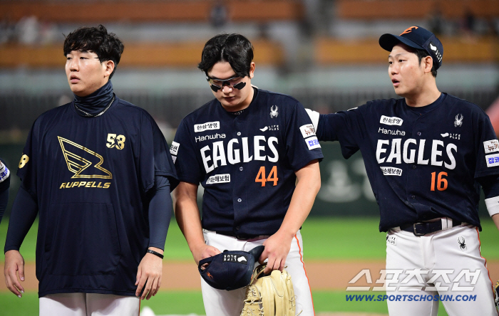 Raise your head, Hanwha. You lost, but you fought well → In 2013, LG came in second and rejoiced like a winner
