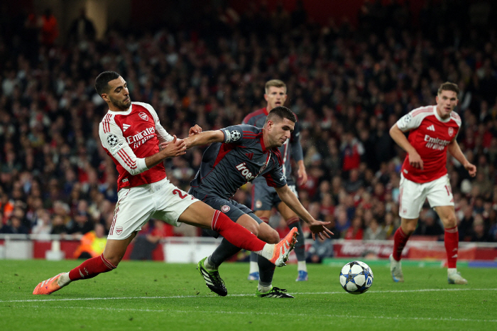  Martinellisaka goals in a row! Arsenal win 2-0 over Olympiacos