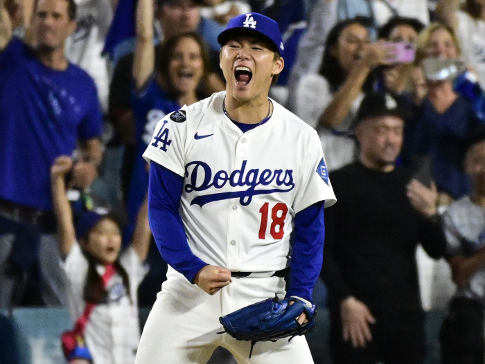Wow, 1.2267 trillion Trio Dodgers saved...Kim Hye-sung, who couldn't even run as a pinch runner, is just jealous of the fans