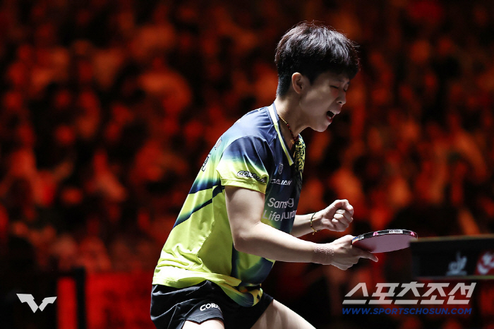 02 → 42 Shin Yu-bin, who won the big victory, beat Joo Chun-hee, and made it to the semifinals of the first 女 single, secured! Hangawi Gift