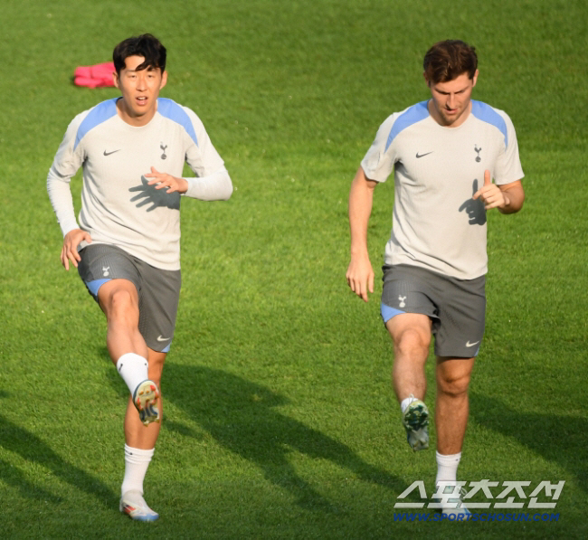  Heungmin, leave Tottenham to us. SON's best friend & right arm, captain's team is appointed