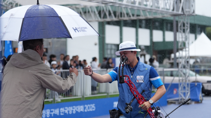  I'm Kim Jong Ho who made it to the Jung Monggu Cup Compound Final!