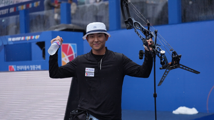  I'm the winner of Jung Monggu Cup Compound