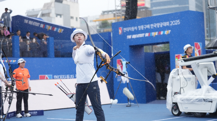  Jung Mong-gu Bae 女 Recurve Exhibition Shim Ji-hyun, a unique confrontation with a shooting robot