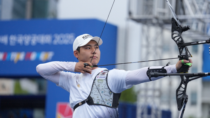  Jung Mong-gu's recurve final contest, Lee Woo-seok, without shaking