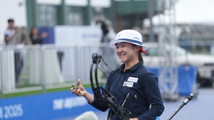  Jung Monggu-bae won the 女 Compound. Am I really the winner?