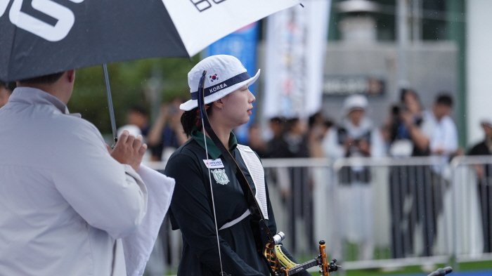  Lim Sihyun, who competed in the semi-final of Jung Monggu Cup, calmly