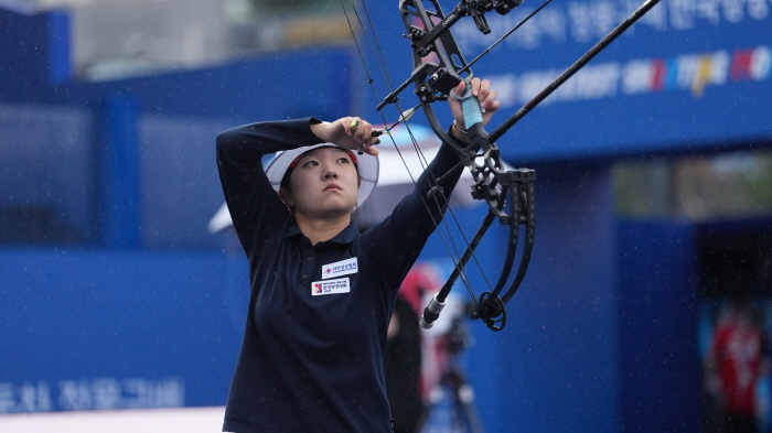  女 Compound semi-finals, carefully