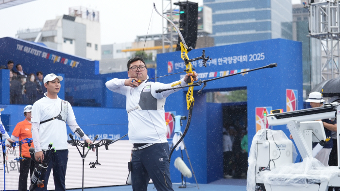 Recurve Temporary Hyun Kim Jong-woo, Compound Yang Jae-won, Park Ri-ye Men and Women Top...Hyundai Motor's Chung Mong-koo Cup Korea Archery Tournament 2025 Closes