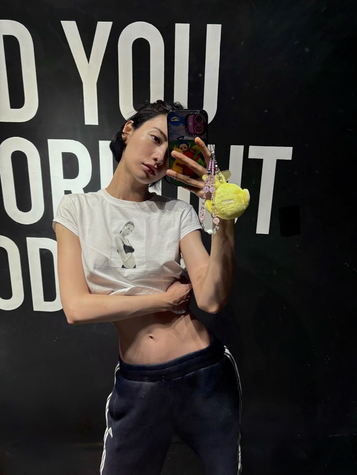 Come back clean..Nana, who removed her full body tattoo, is the only tattoo left