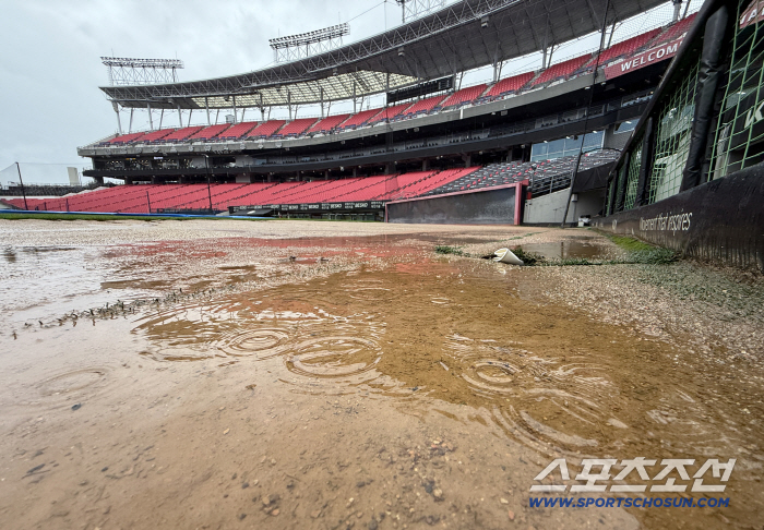 Waiting in the rain for in-person information, can Samsung fans hold the final match of the hot fan heart Gwangju?