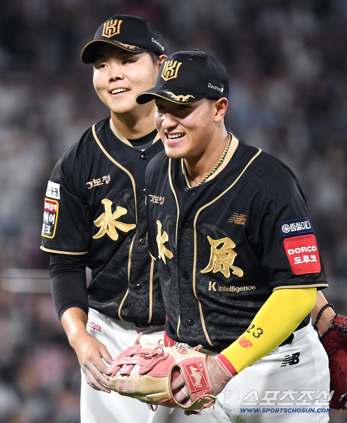 12.5 billion FA didn't turn it over...2G storm 6 hits on base, and this is why there is talk of the Rookie of the Year award