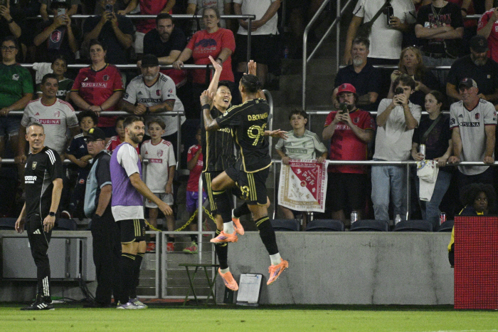 7 goals and 2 assists Son Heung-min's tears → SON's effect is proven! Buanga, a former neighborhood ace, stands tall as MLS September Player of the Month 