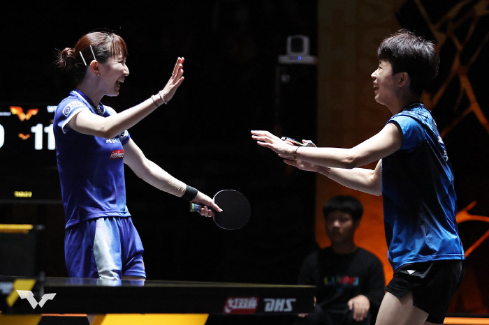 Beyond the Great Wall of West, the first smash in the 女 singles. Shin Yu-bin's table tennis became faster and stronger in the tiger cave