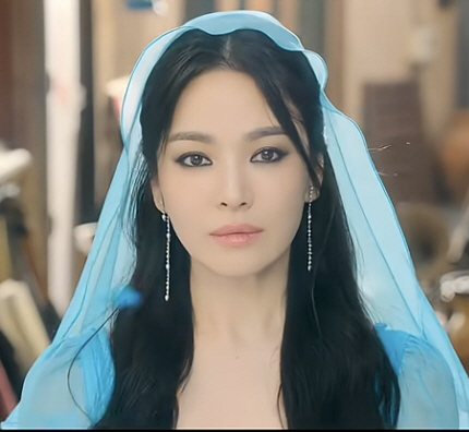 Song Hye-kyo Captivates with Mysterious Charm in Her First Cameo Since Debut