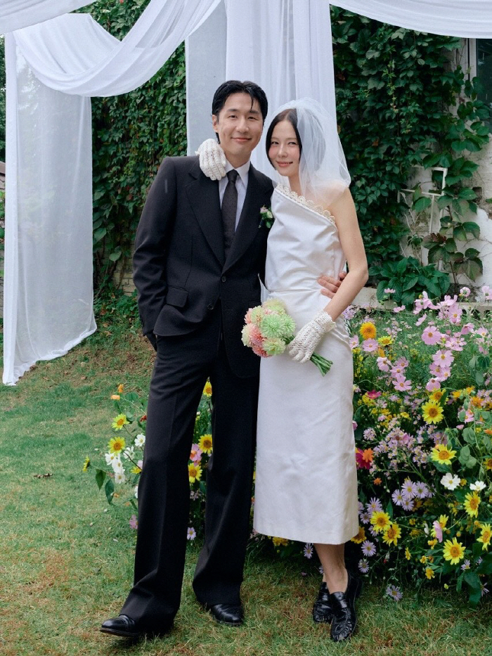 Kim Na-young ♥ My Q, yesterday (3rd) wedding..The two sons became a blessed family, too. 