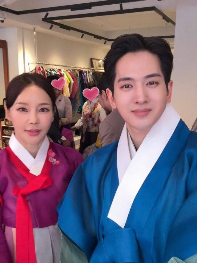 After Mina and her sister-in-law broke out...♥Ryu Philip and hanbok made us feel newlywed. 