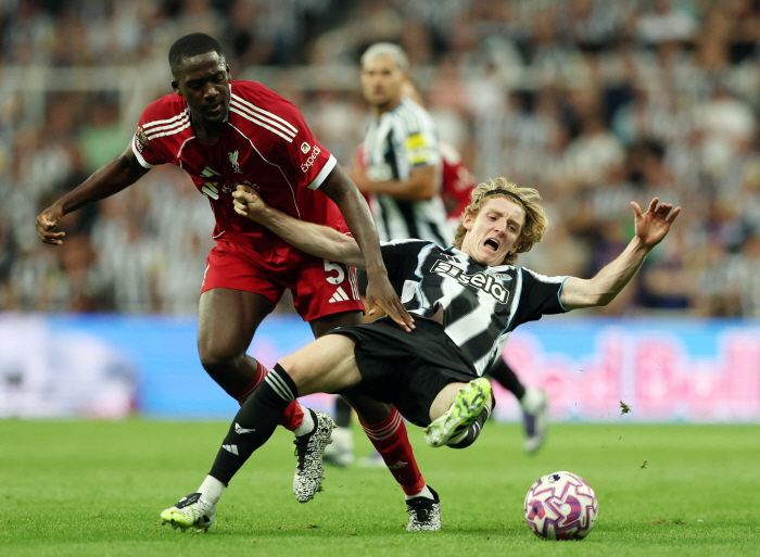 I'm even learning Spanish, so should I recruit Real Madrid and F.A.'s poor Konate? Should I not? I'm thinking seriously