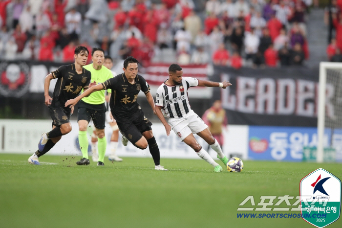 Luan's first goal → Cho Young-wook's equalizer Suwon Seoul's blood-throwing end 1 to 1 draw → Lee Ha-ri X Seoul virtually confirmed the top water