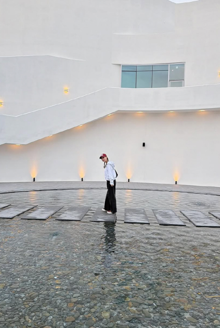 Shinji ♥ Moonwon, Pohang date is captured. So pretty couple