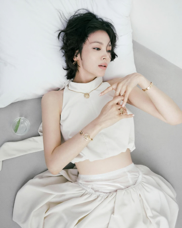 Song Hye-kyo Radiates Elegance in New ‘B-Cut’ Photos