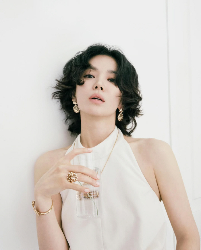 Song Hye-kyo Radiates Elegance in New ‘B-Cut’ Photos