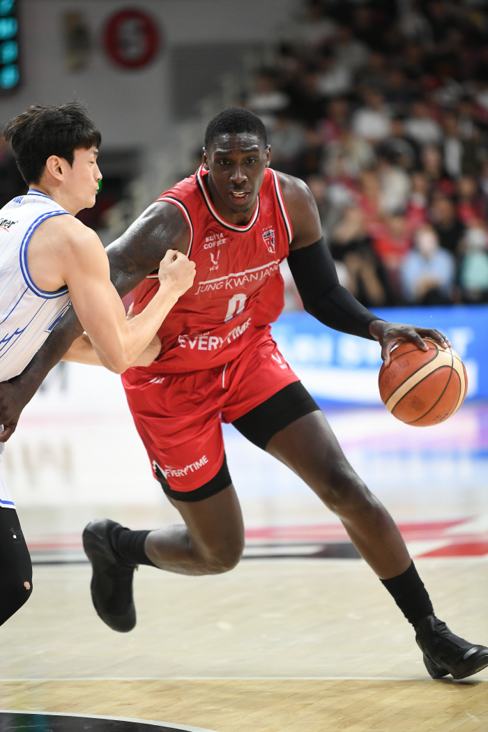 Anyang Jeong Kwan-jang of 3rd quarter's fierce attack Yoo Do-hoon caught Daegu Korea Gas Corporation 8366 and won 2 consecutive games