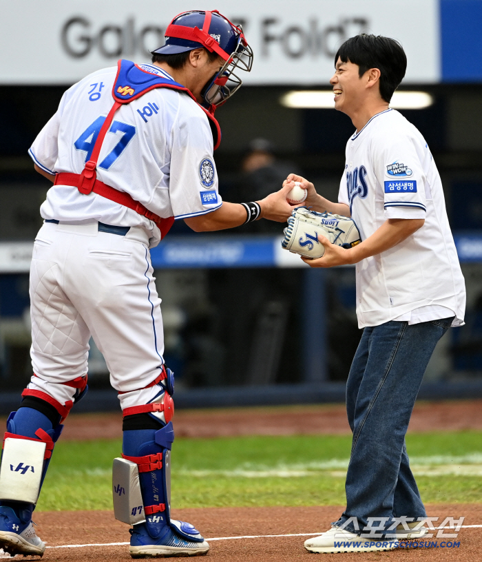  Comedian Kim Dae Sung and Kang Min Ho, I support you