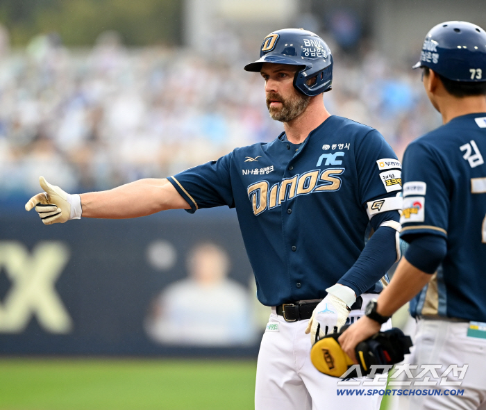  Davison has the first RBI from his first at-bat