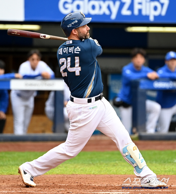  Davison, RBI double bang!